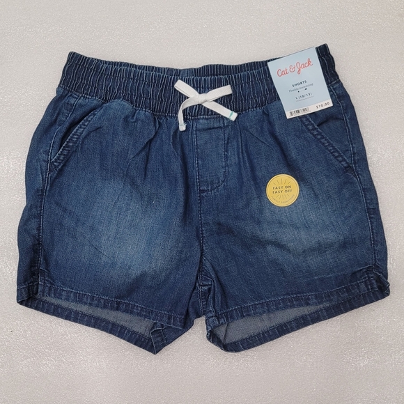 Shorts - Picture 2 of 3